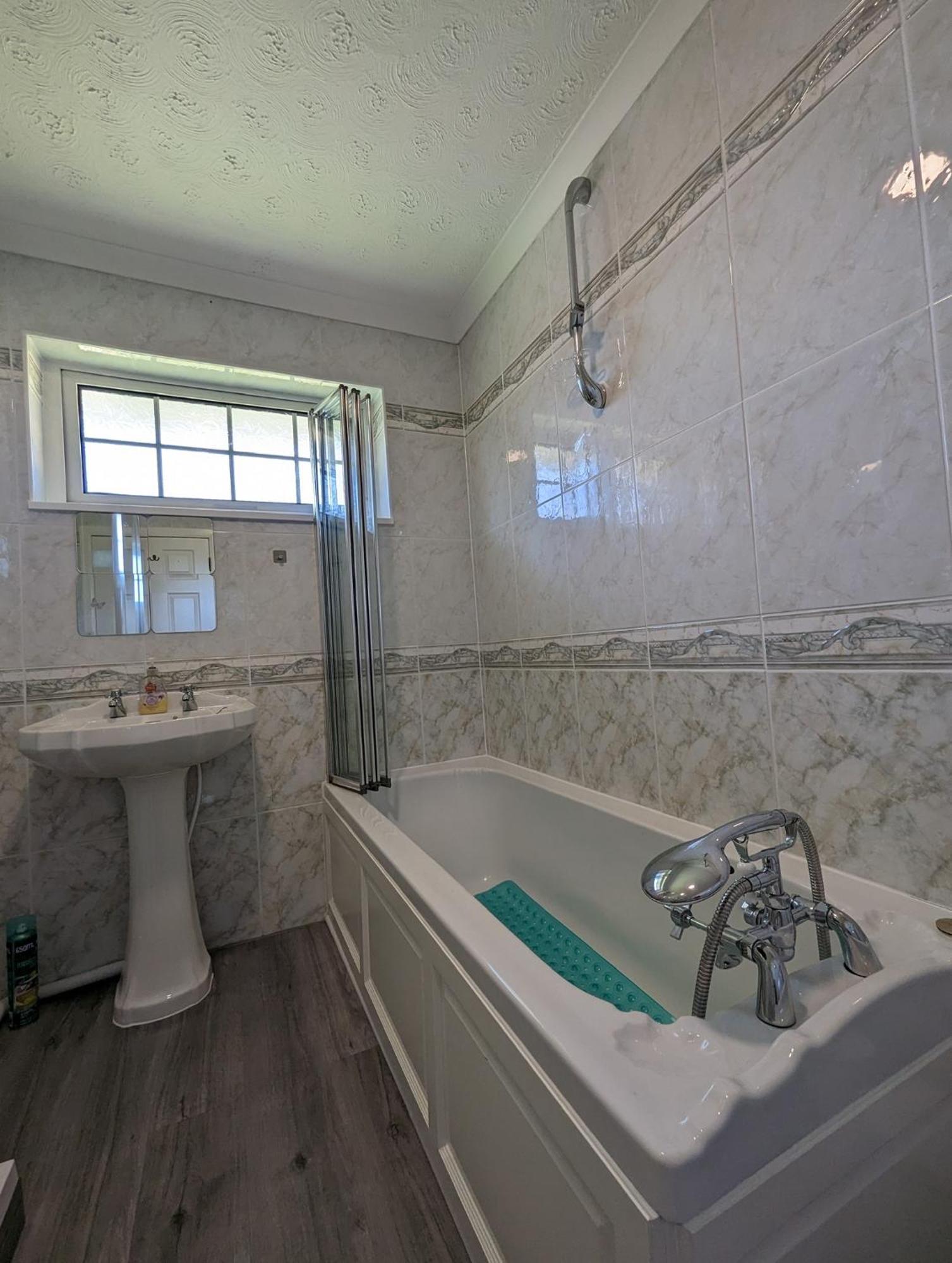 Finn Village "Mountain View Cottage" Private Garden, 9-Seater Hot Tub, Firepit & Pizza Stove Drymen Exterior foto