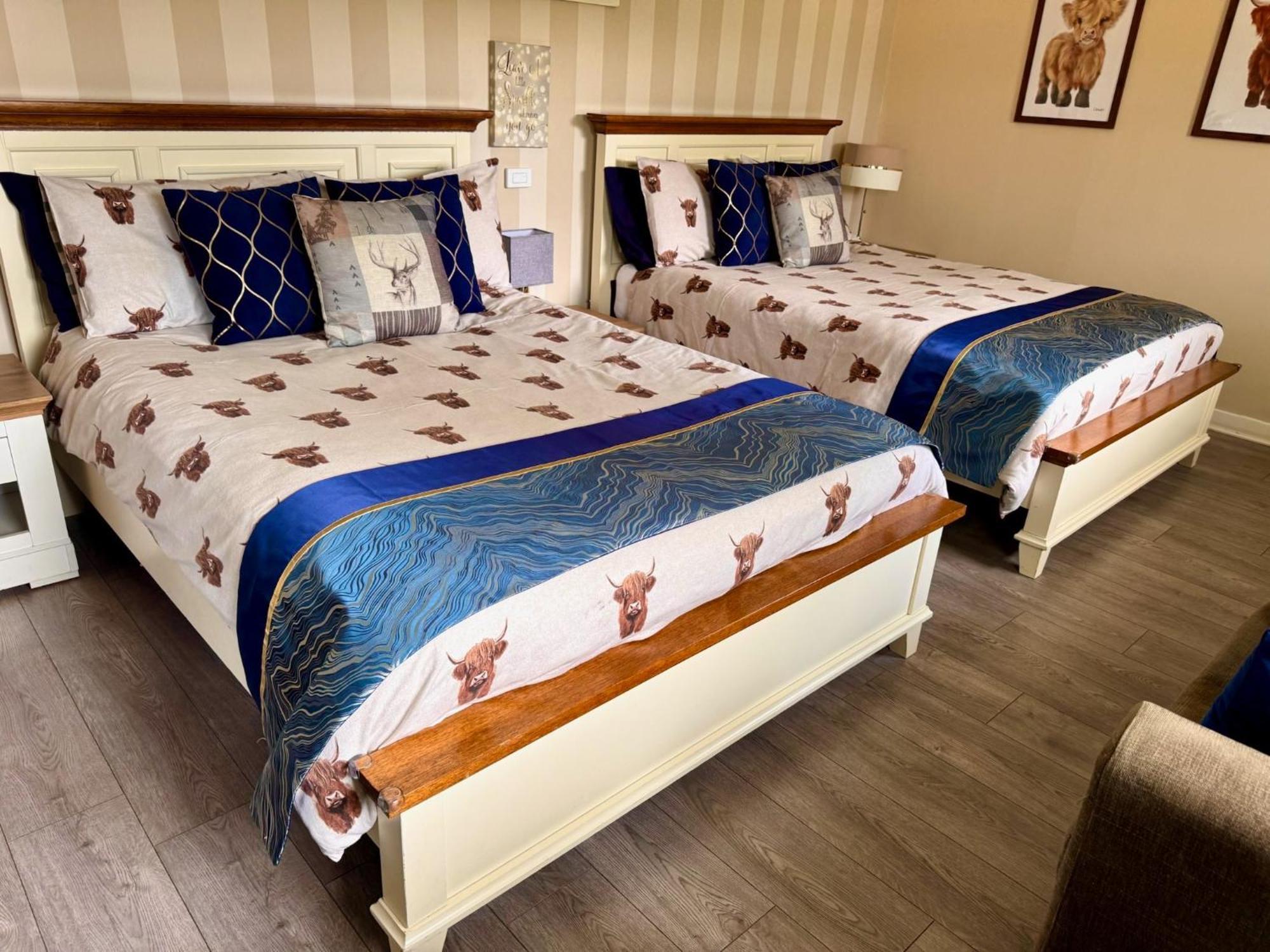 Finn Village "Mountain View Cottage" Private Garden, 9-Seater Hot Tub, Firepit & Pizza Stove Drymen Exterior foto